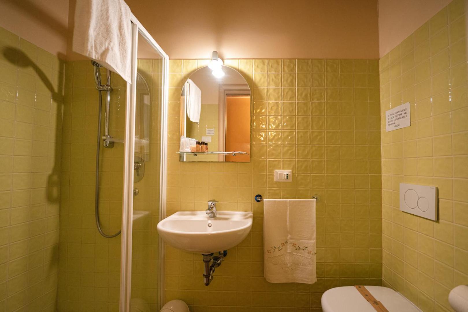 La Piccola Torre Hotel Bisceglie Bagian luar foto