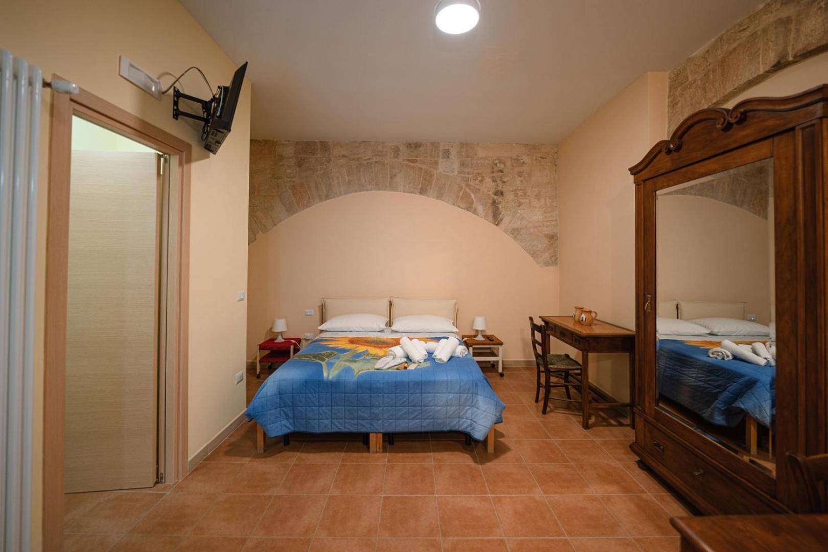 La Piccola Torre Hotel Bisceglie Bagian luar foto