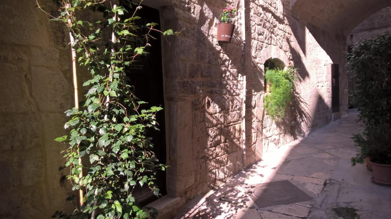 La Piccola Torre Hotel Bisceglie Bagian luar foto